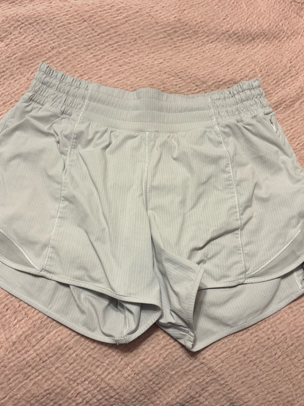Light Gray Women's Athletic Shorts - lululemon hotty hots